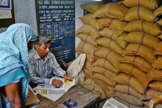 देहरादून में सरकारी राशन वितरण में रुकावट, जानिए दो प्रमुख कारण