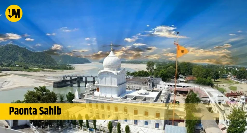 Best Tourist Spots Near Dehradun within 200 km (1)