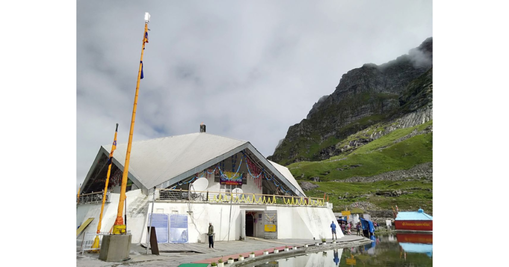 “Hemkund Sahib Chamoli Uttarakhand high altitude trek and pilgrimage”